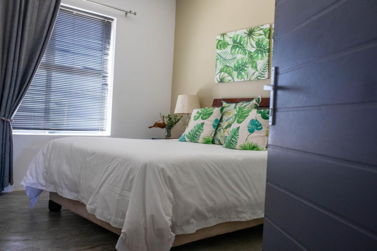 Stay At Friends Bettyʼs Bay Esterno foto